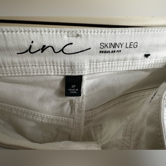 INC skinny regular‎ jeans, white stretchy size 2P - Picture 3 of 5
